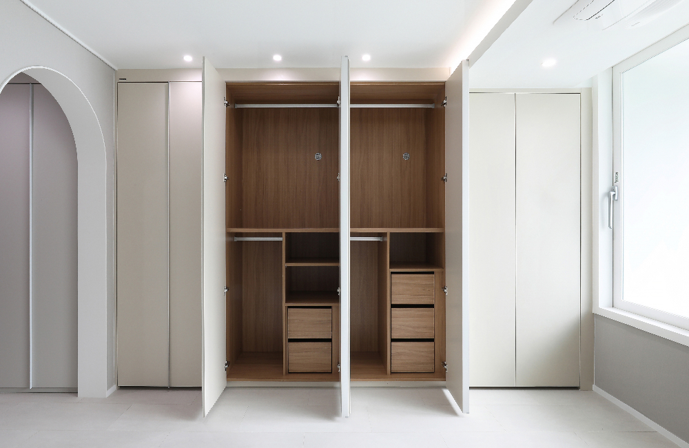Designing Your Dream Space with a 5 Door Wardrobe and Affordable Luxury Furniture